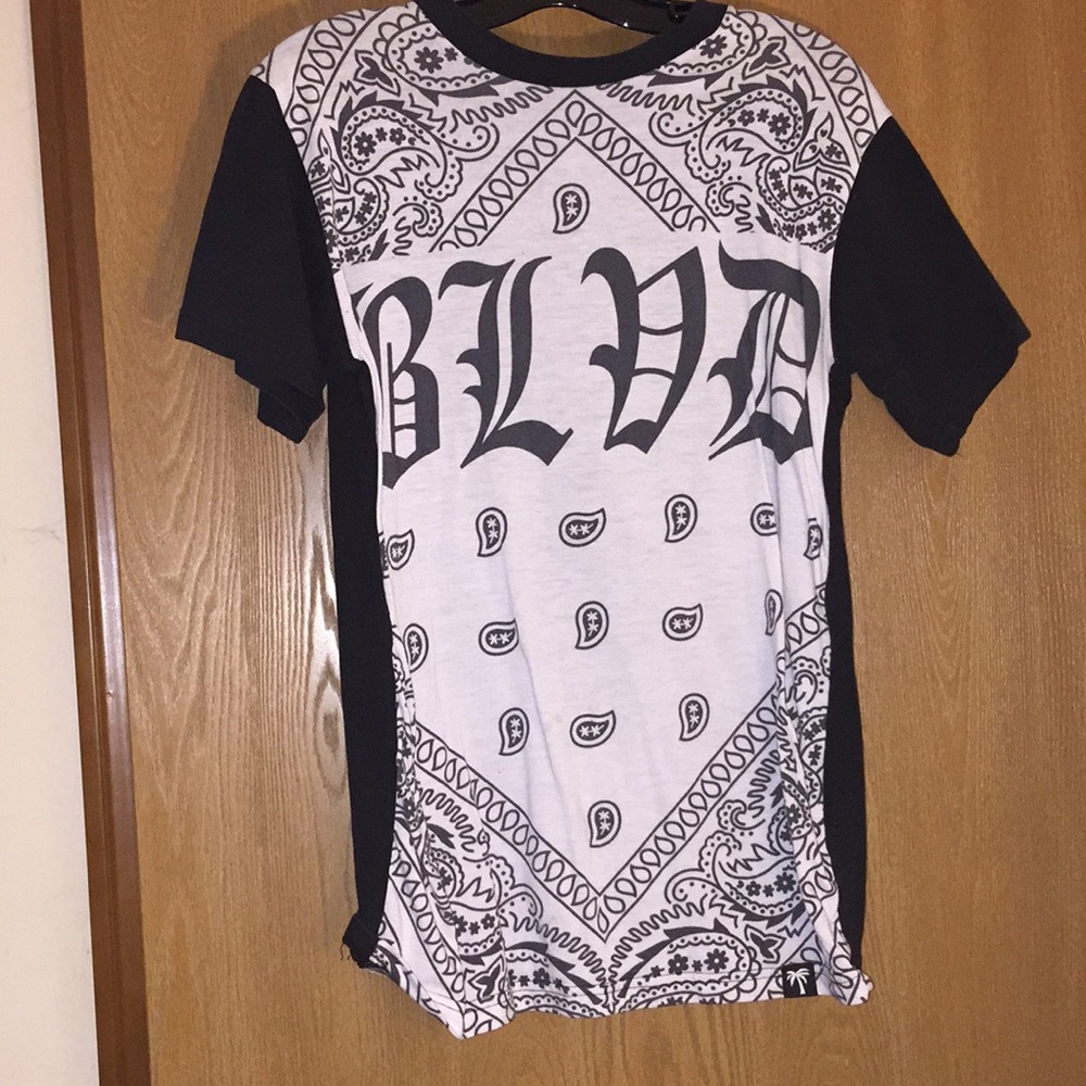 BLVD short sleeve t shirt